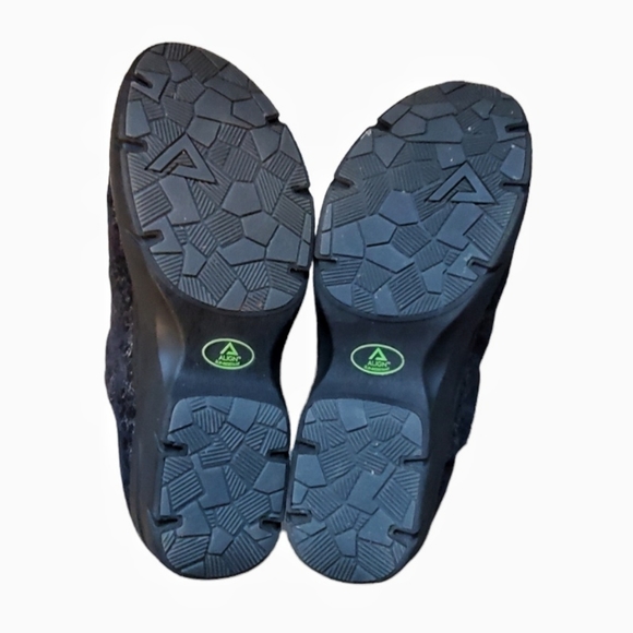 Align by Nurse mates slip on Animal print shoes. - Picture 4 of 8